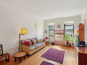 253 W 16th St, New York, NY