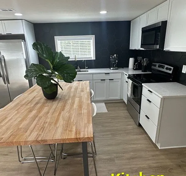 505 NW Holly Ln — Photo 18