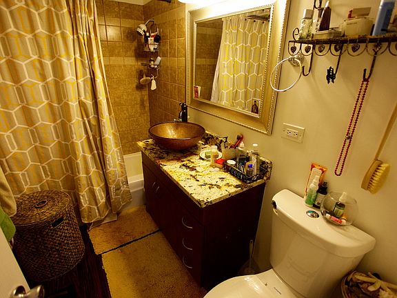 5th image of 8541 Lotus Ave APT 817