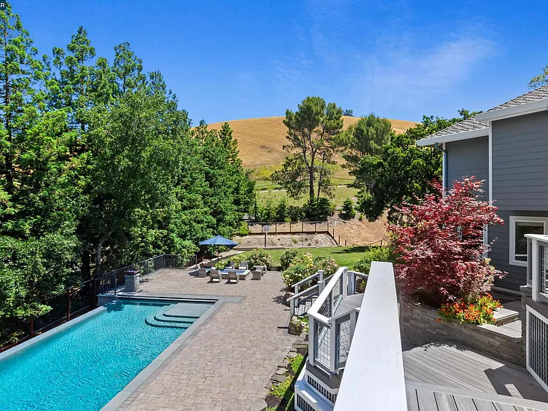 2324 Saddleback Dr — Photo 75