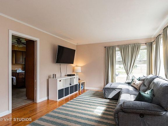 3rd image of 628 S Norbury Ave