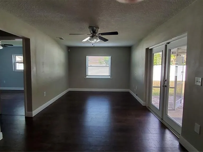 2267 Coventry Dr — Photo 9
