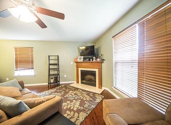 3rd image of 712 Harbor Woods Dr