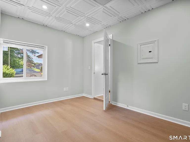 184 Maple St — Photo 10
