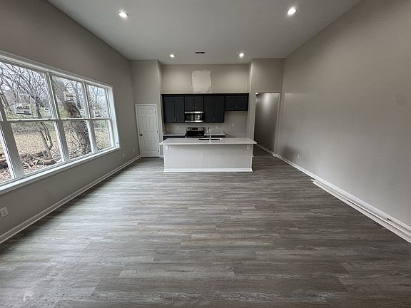 4th image of 547 Berclair Rd