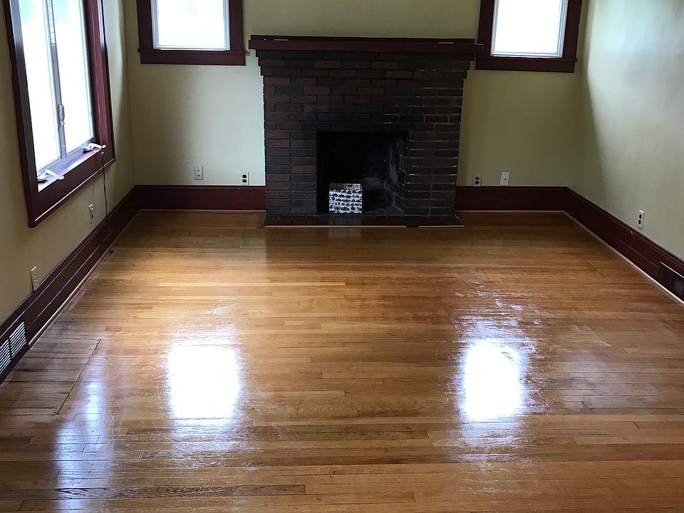 1st image of 7 W Ainsworth St #1