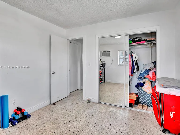 458 SW 9th St #8 — Photo 14