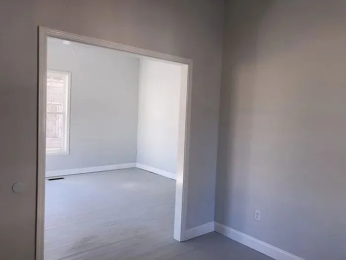 710 E Whitner St — Photo 5