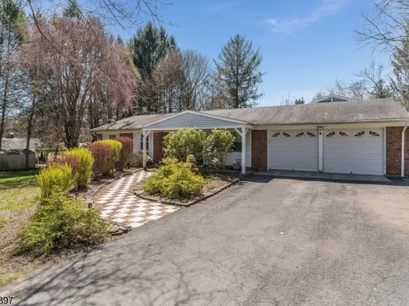 44 Hoffman Dr, Califon Boro, NJ 07830