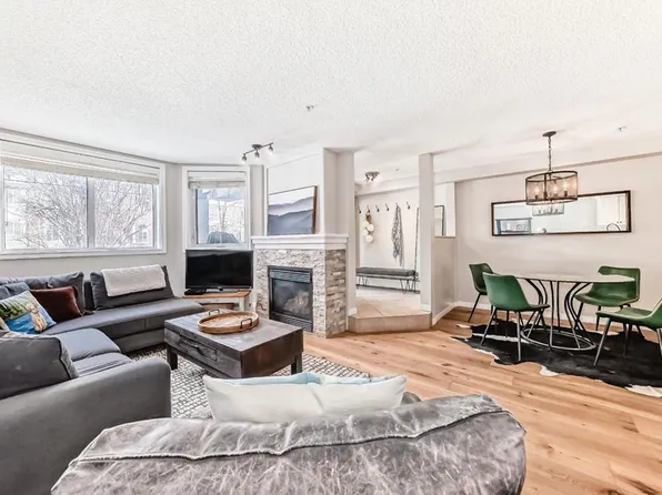 2422 W Erlton St SW #104, Calgary, AB T2S 3B6
