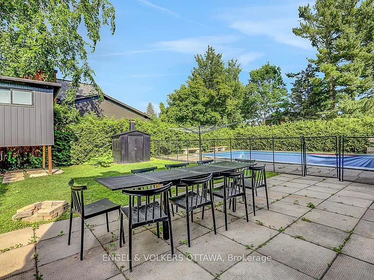 516 Buchanan Cres — Photo 35
