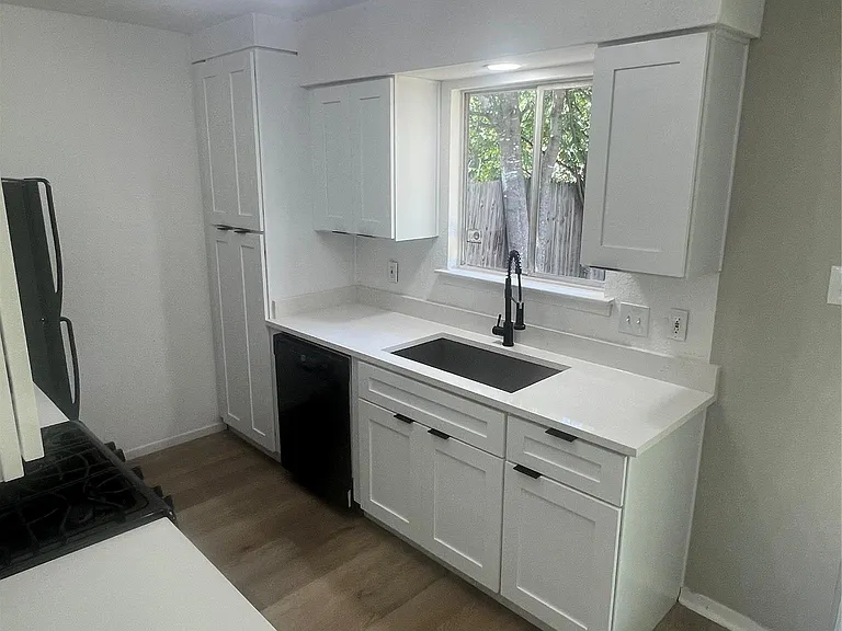 4620 Button Bend Rd — Photo 8