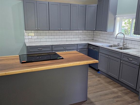 5th image of 112 Simmons St