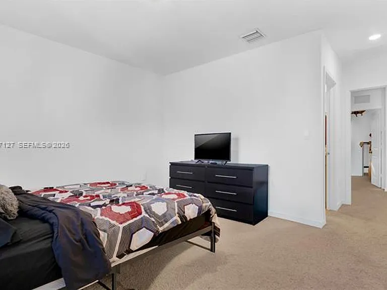 117 NE 3rd Ct #Townhouse 117 — Photo 16