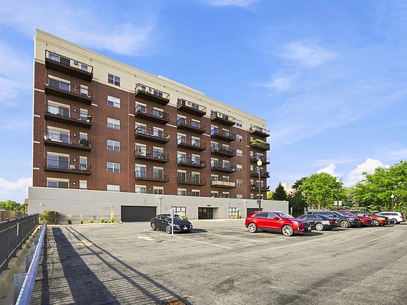 2nd image of 1650 Riverwoods Dr Unit 403