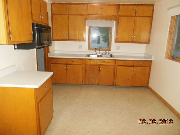 2nd image of 1543 S Crosby Ave