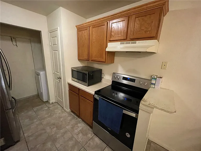2109 Breezeway Cir — Photo 5