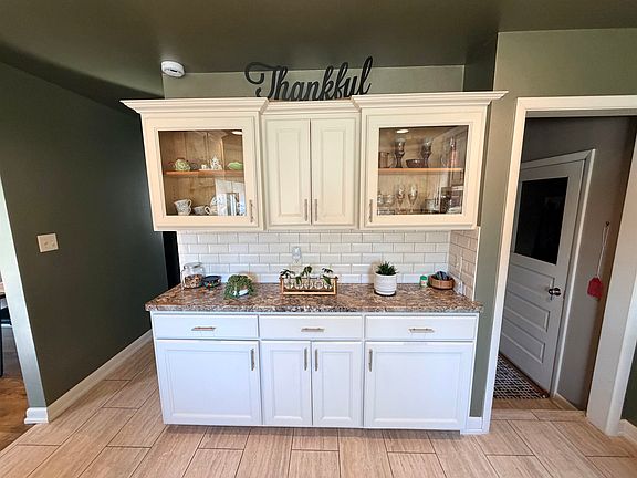 4th image of 109 Ringland Rd