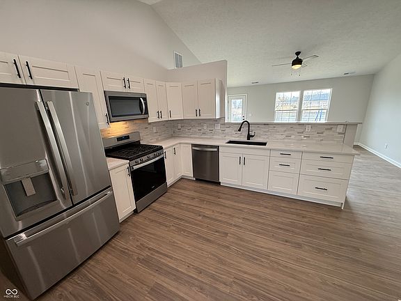 4th image of 2418 Shorewood Dr