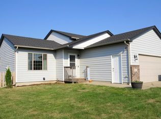 907 Woodmont Ave, Harrisburg, SD 57032