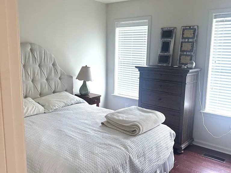 1704 Saint Charles Pl — Photo 7
