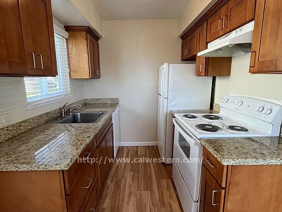 2nd image of 4548 Hamilton Ave APT 3