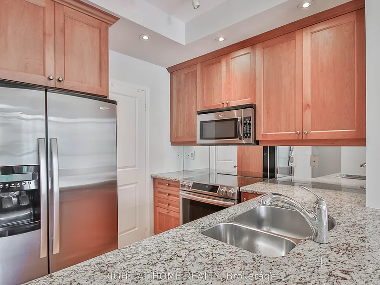 900 Mount Pleasant Rd #411 — Photo 6
