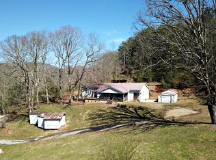 37 Lyle Mill Rd, Franklin, NC 28734