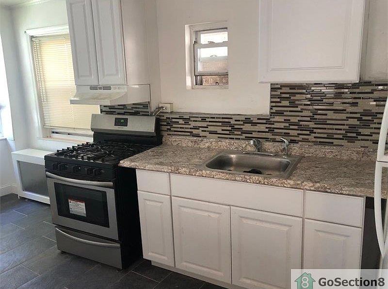 2nd image of 4058 Bronx Blvd Floor 1