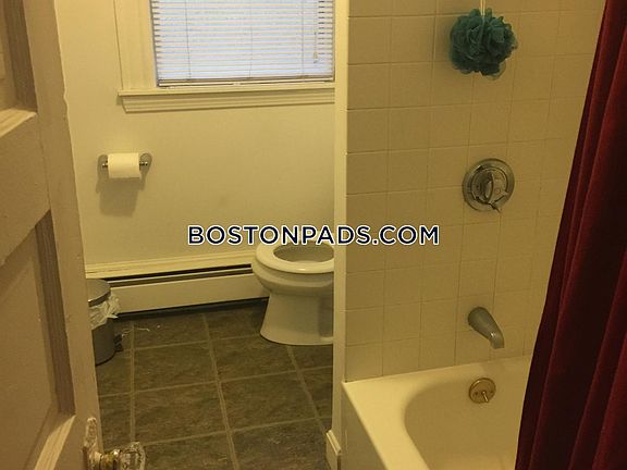 4th image of 200 Harvard St #B02