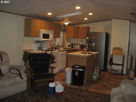 5th image of 7961 SE Lupine St