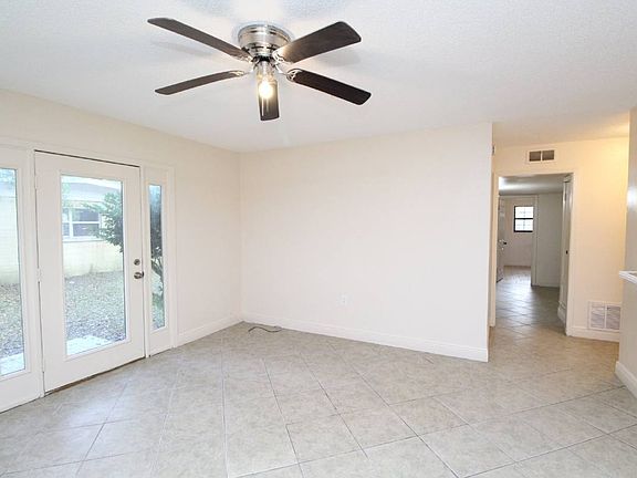 3rd image of 111 Saint Regis Dr