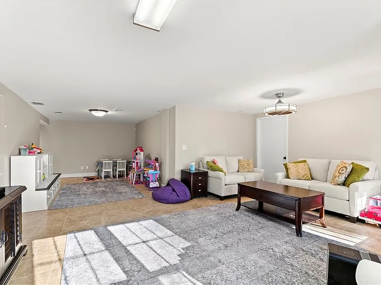 4336 Fox Creek Dr — Photo 10