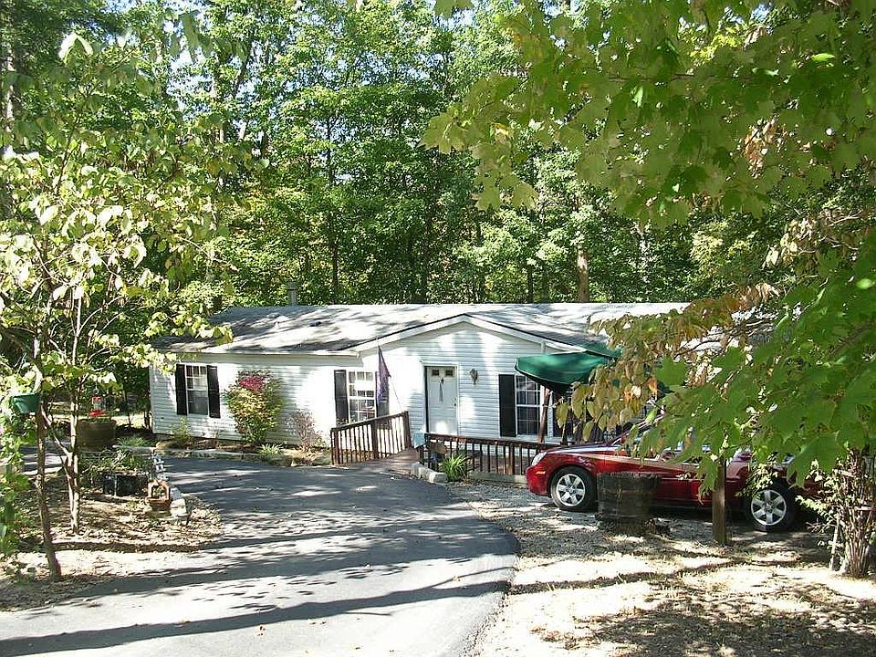 1st image of 210 Dogwood Ln