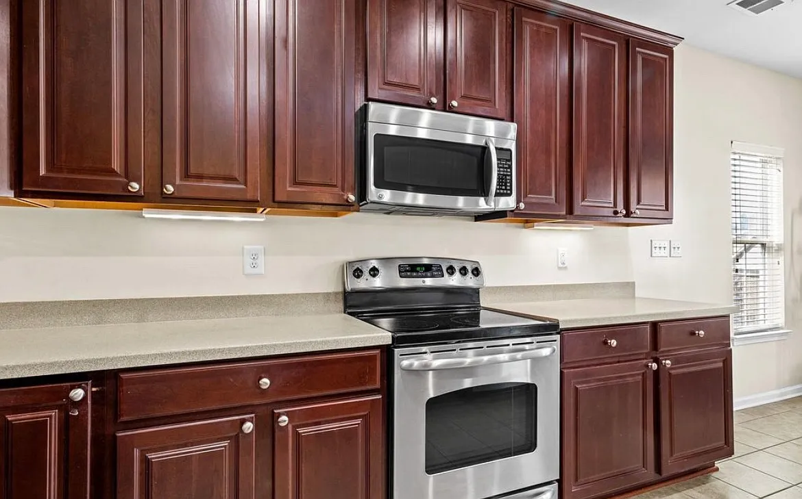 9360 Esplanade Ct — Photo 4