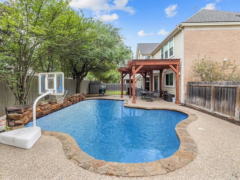 2129 Clear Lake Pl — Photo 3