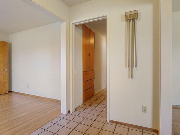 5th image of 290 Almond Dr