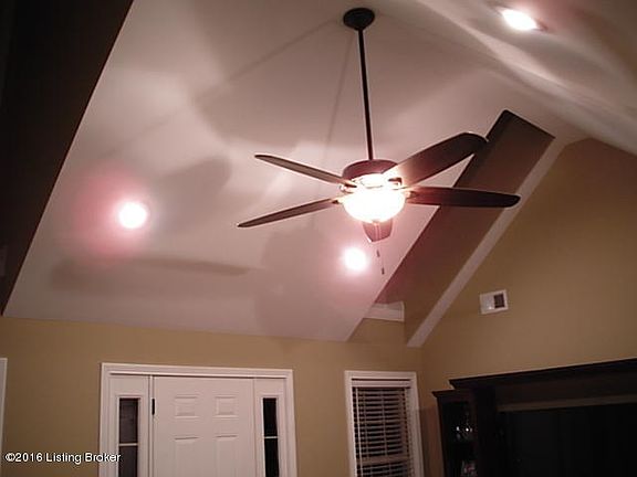 103 N Howard Bardstown 007