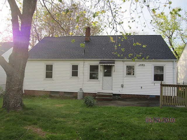 2nd image of 27580 Lake Shore Blvd