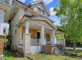 613 7th St, Niagara Falls, NY 14301