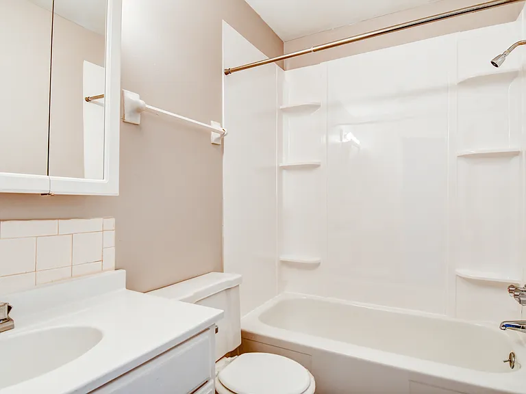 Fox Hunt Apartments — Photo 36