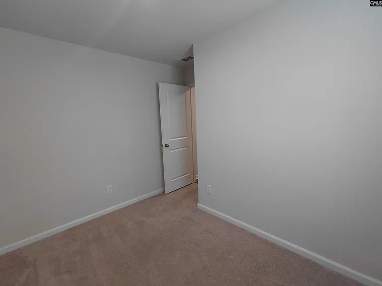 329 Saskatoon Dr — Photo 9