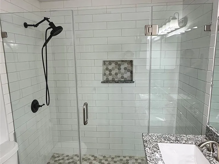 221 Hyta St — Photo 16