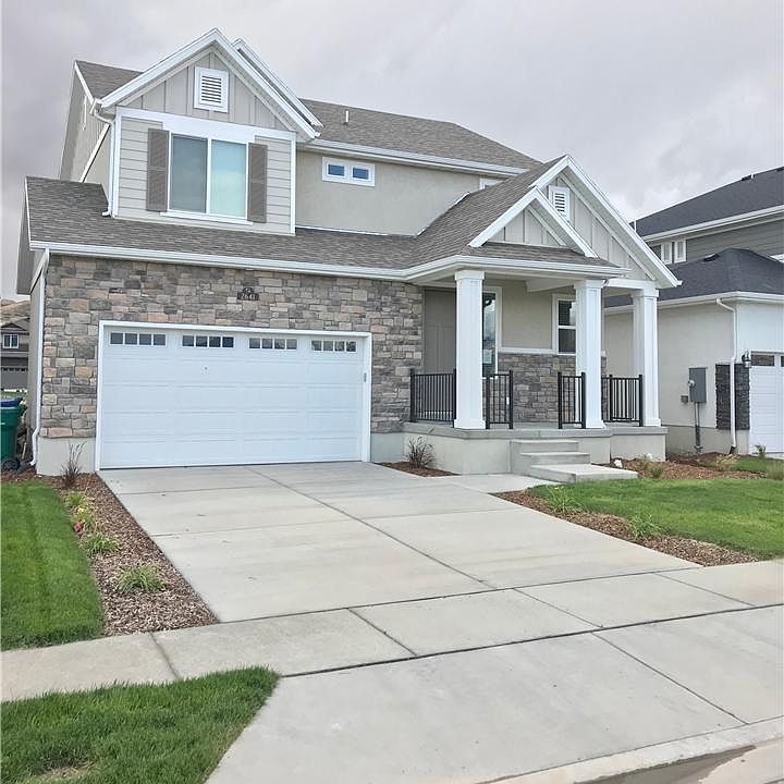 1st image of 2641 N Drexler Dr