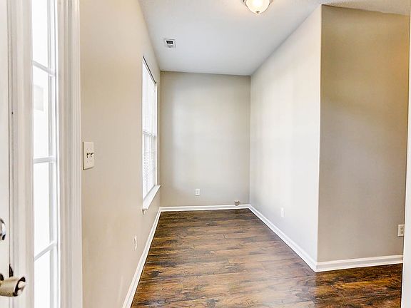 3rd image of 8117 Kings Creek Dr