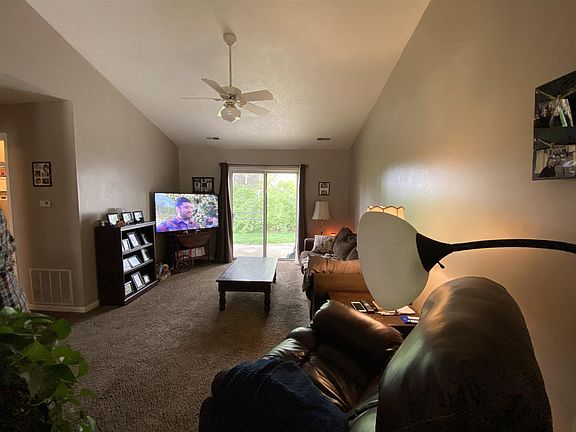 3rd image of 2846 Plaza Ln