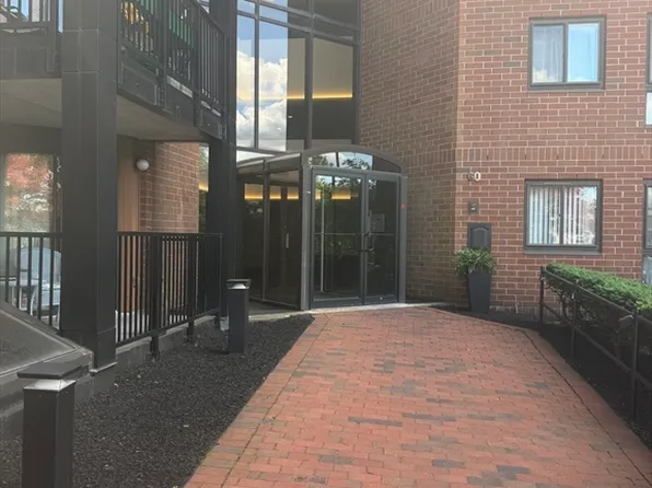 60 Rantoul St APT 114N, Beverly, MA 01915