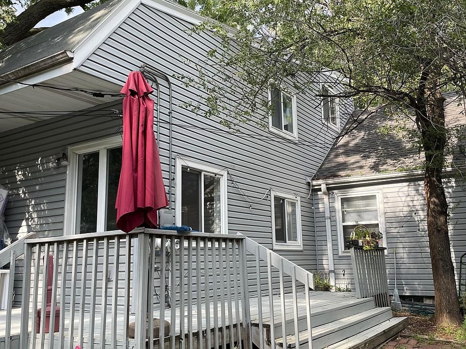 1st image of 829 25th Ave SE #2