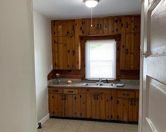 3rd image of 209 Fountain Ave #1