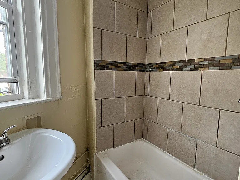 703 Howard Ave #1-1A — Photo 3